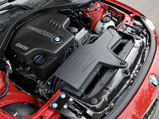 The BMW 328i comes fitted with a 2.0-litre displacement engine (1,997cc) that boasts of TwinPower Turbo The BMW 328i comes fitted with a 2.0-litre displacement engine (1,997cc) that boasts of TwinPower Turbo