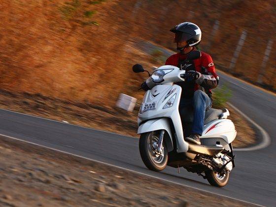 Suzuki Swish 125 action Suzuki Swish 125 action