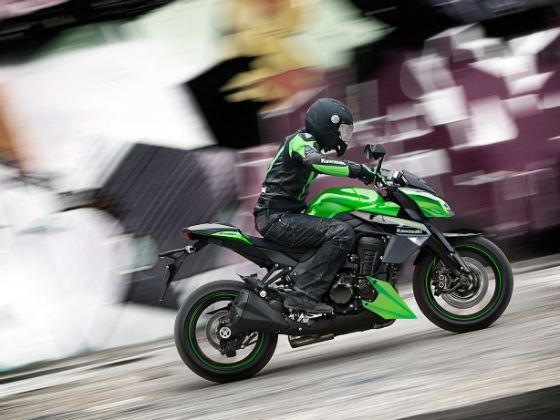 Kawasaki Z1000 in action Kawasaki Z1000 in action