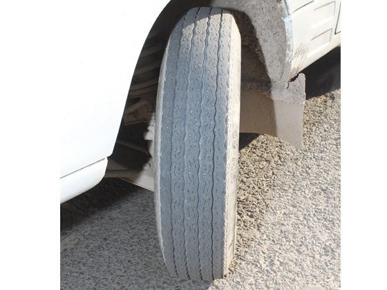 Cross ply tyre tread Cross ply tyre tread
