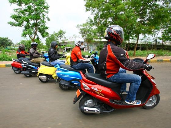 2012-scooter-comparo-rear-action-1 2012-scooter-comparo-rear-action-1