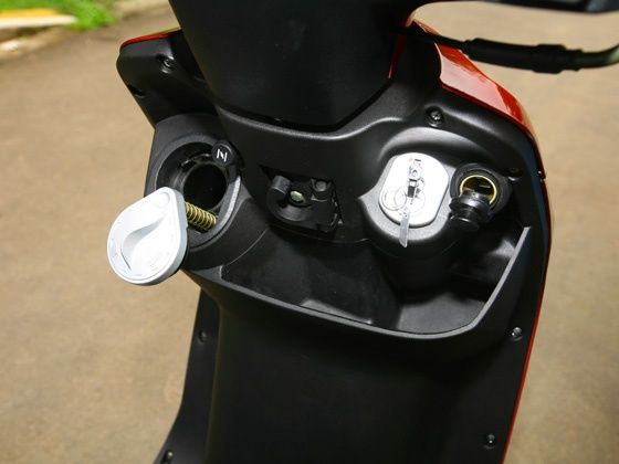 2012-scooter-comparo-rodeo-feature 2012-scooter-comparo-rodeo-feature