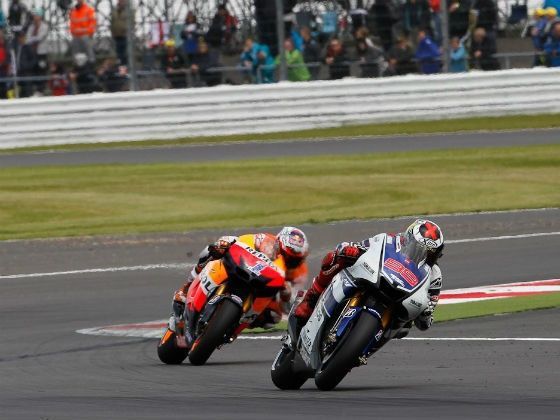 2012motogp_silverstone-lorenzo.jpg