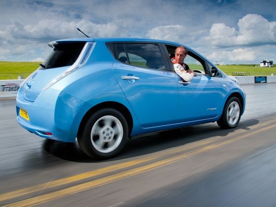 Nissan Leaf to reverse into the record books Nissan Leaf to reverse into the record books