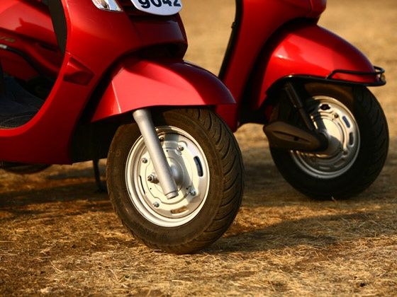 Mahindra Duro DZ vs Honda Activa Review Mahindra Duro DZ vs Honda Activa Review