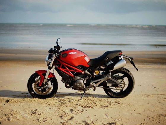 Ducati-monster-795-static