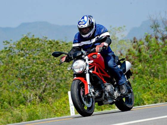 Ducati-monster-795-action