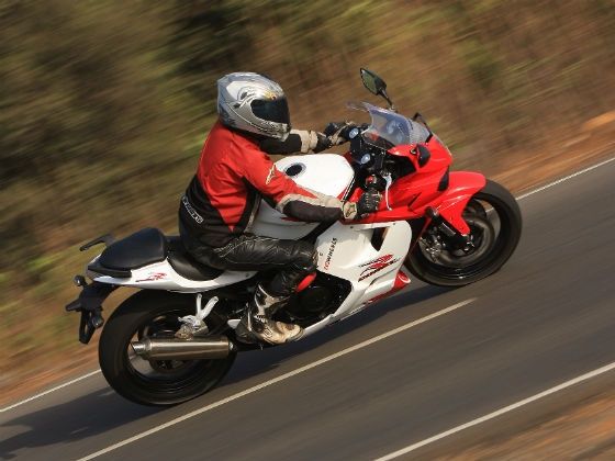 Cometgt250-Action-3m.jpg Cometgt250-Action-3m.jpg
