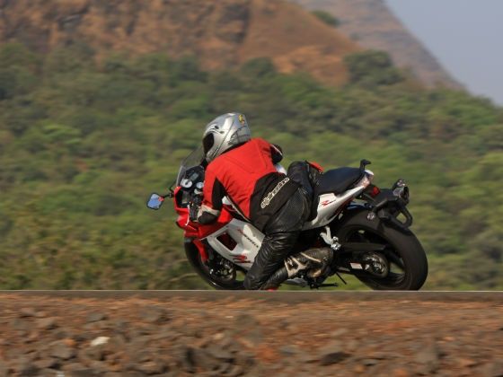 Cometgt250-Action-2m.jpg Cometgt250-Action-2m.jpg