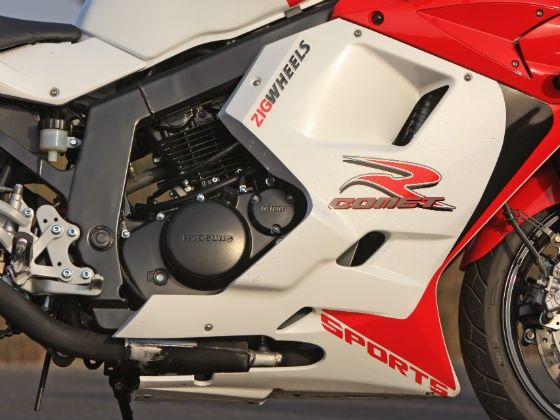 Cometgt250-engine-chassis.jpg Cometgt250-engine-chassis.jpg