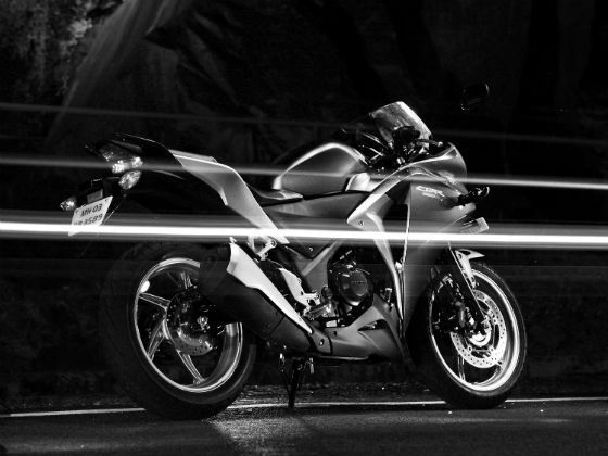 Honda cbr250 static.jpg Honda cbr250 static.jpg
