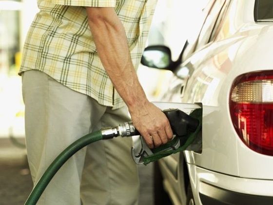 Commuters crowd petrol pumps across India Commuters crowd petrol pumps across India
