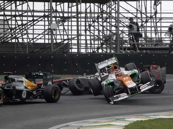 Nico Hulkenberg race incident with Lewis Hamilton