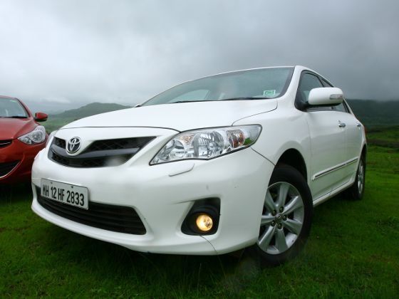 Toyota Corolla Altis exterior