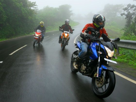 Duke 200 Honda CBR Pulsar 200NS exterior 2 Duke 200 Honda CBR Pulsar 200NS exterior 2