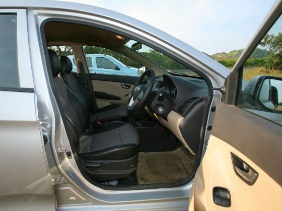 Hyundai Ion Interior front Hyundai Ion Interior front