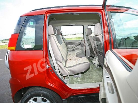 Mahindra-Quanto-rear-legroom Mahindra-Quanto-rear-legroom
