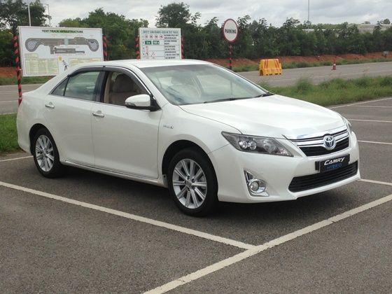 Toyota Camry Hybrid unveiled Toyota Camry Hybrid unveiled