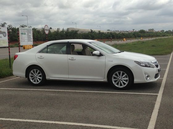 Toyota Camry Hybrid unveiled Toyota Camry Hybrid unveiled