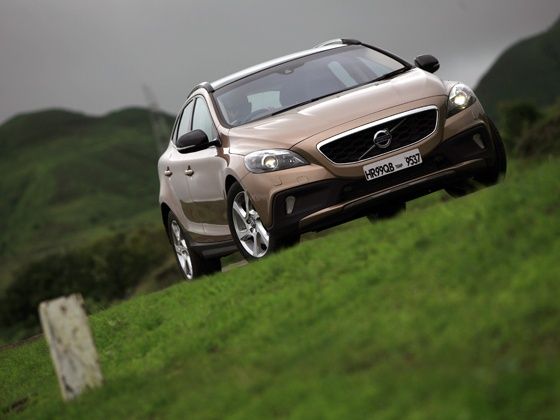 Volvo V40 CrossCountry drive Volvo V40 CrossCountry drive