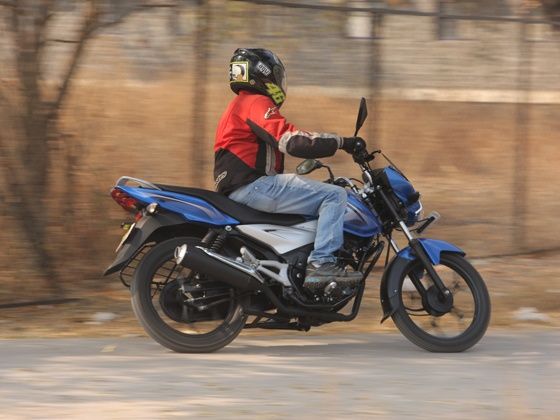bajaj discover 110T first ride action bajaj discover 110T first ride action