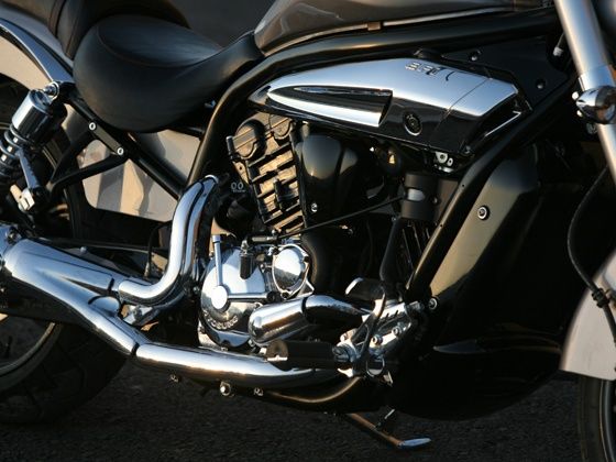 Hyosung GV650 Aquila Pro black and chrome parts Hyosung GV650 Aquila Pro black and chrome parts