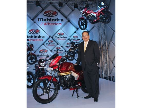 Anoop Mathur with new Mahindra Centuro Anoop Mathur with new Mahindra Centuro