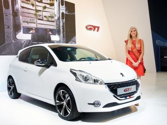 Miss Belgium at 2013 Brussels Motor Show Miss Belgium at 2013 Brussels Motor Show