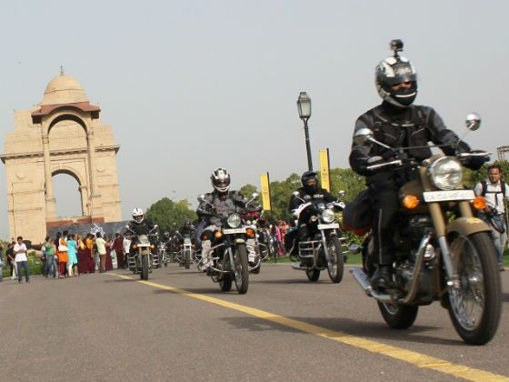 Riders on their way to the first re-group point after flag off from India Gate Riders on their way to the first re-group point after flag off from India Gate