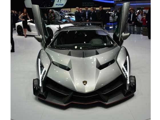 Lamborghini shows off the Veneno in Geneva Lamborghini shows off the Veneno in Geneva