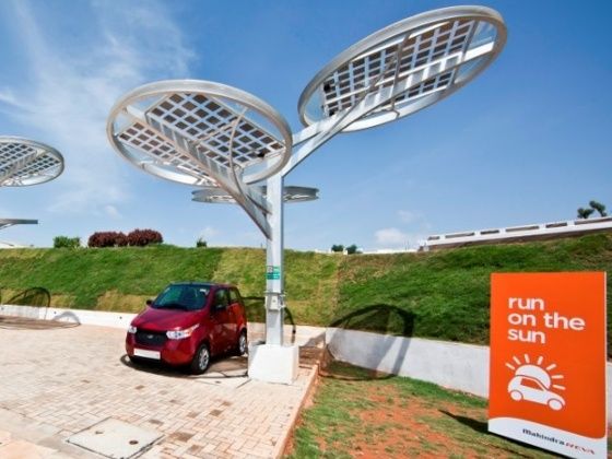 Mahindra Reva e2o getting charged using solar energy Mahindra Reva e2o getting charged using solar energy