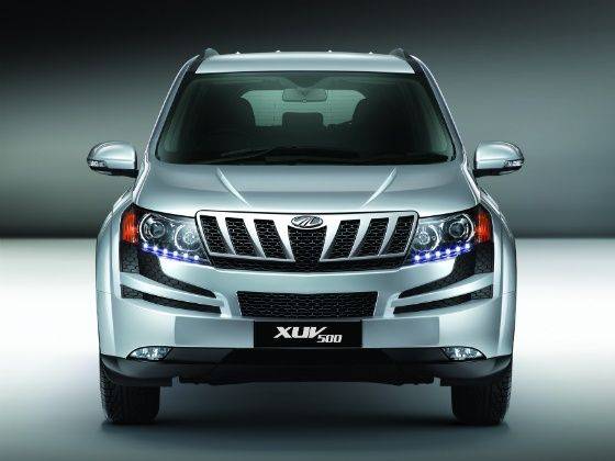 mahindra-xuv500-w4-launched-at-rs-10-83-lakh-zigwheels