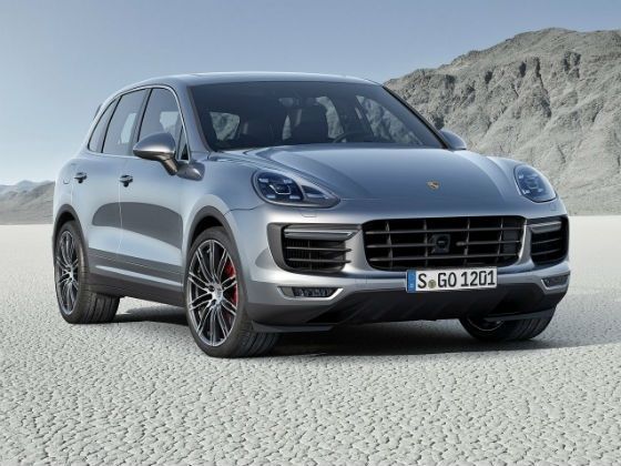 2015 Porsche Cayenne front 2015 Porsche Cayenne front