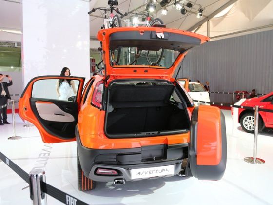 Auto Expo 2014 Fiat Avventura Boot Auto Expo 2014 Fiat Avventura Boot