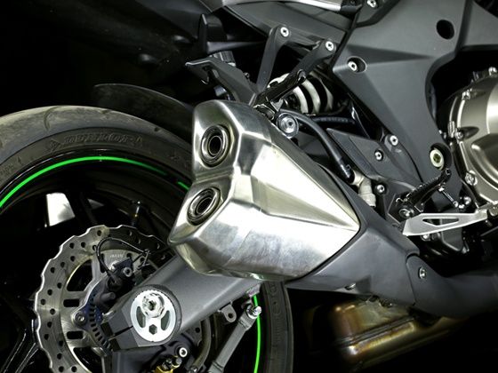 2014 Kawasaki Z1000 exhaust 2014 Kawasaki Z1000 exhaust