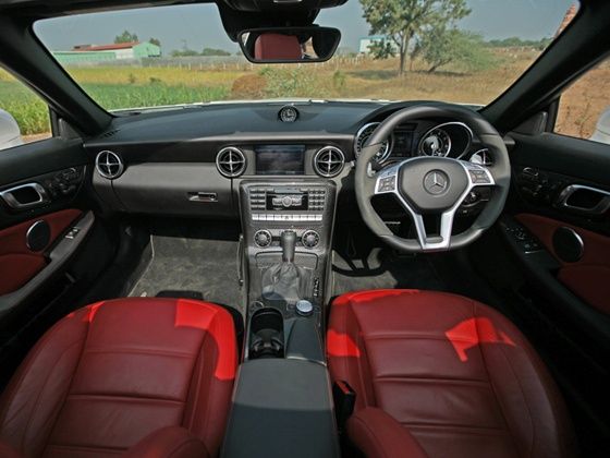 Mercedes-Benz SLK 55 AMG interiors