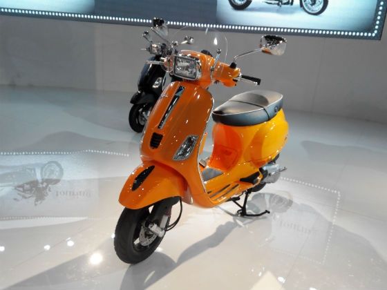 Vespa S in orange shade Vespa S in orange shade
