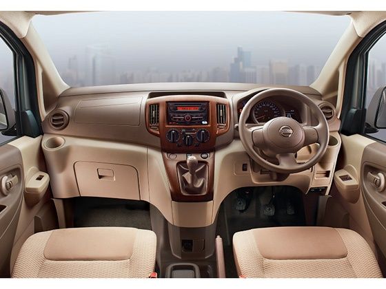 2014 Nissan Evalia new interiors 2014 Nissan Evalia new interiors