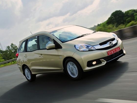 Honda Mobilio Review front tracking Honda Mobilio Review front tracking