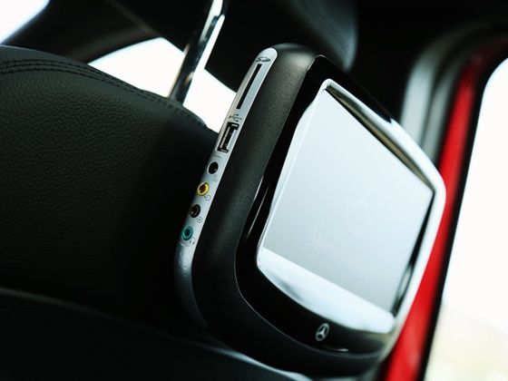 Mercedes-Benz B-Class Edition 1 phía sau hệ thống giải trí ghế Mercedes-Benz B-Class Edition 1 rear seat entertainment system