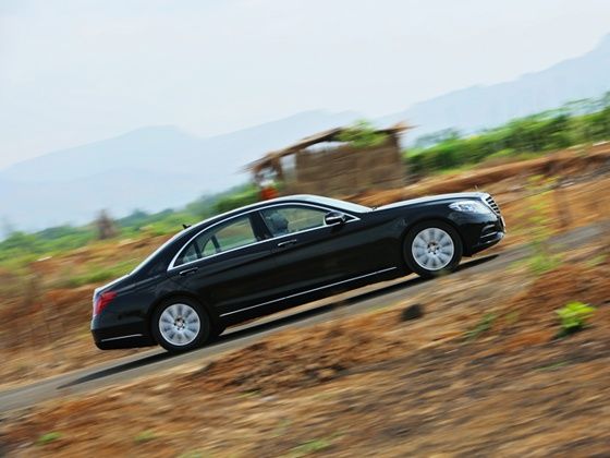 2014 Mercedes-Benz S-Class Review panning 2014 Mercedes-Benz S-Class Review panning