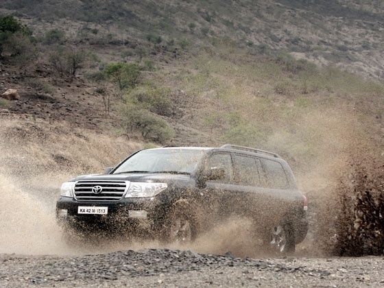 Toyota Fortuner Off roading Toyota Fortuner Off roading
