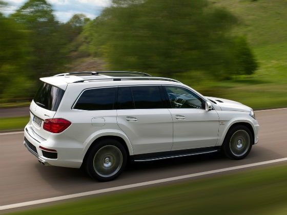Mercedes GL 63 AMG in Action Mercedes GL 63 AMG in Action