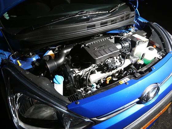 Hyundai Xcent engine shot