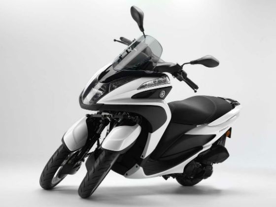 Yamaha Tricity scooter studio shot Yamaha Tricity scooter studio shot
