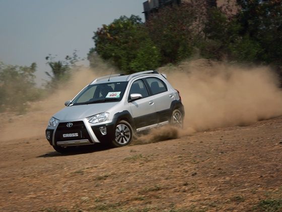 Toyota Etios Cross ZigWheels in action Toyota Etios Cross ZigWheels in action
