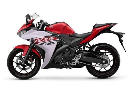 Yamaha R25 side shot