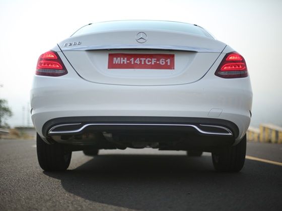 New 2015 Mercedes-Benz C-Class deisgn phía sau New 2015 Mercedes-Benz C-Class rear deisgn