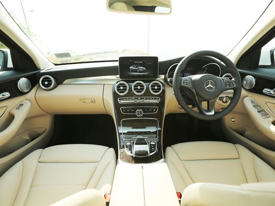 New 2015 Mercedes-Benz C-Class nội thất sang trọng tương tự như S-Class New 2015 Mercedes-Benz C-Class plush interiors resembles the S-Class