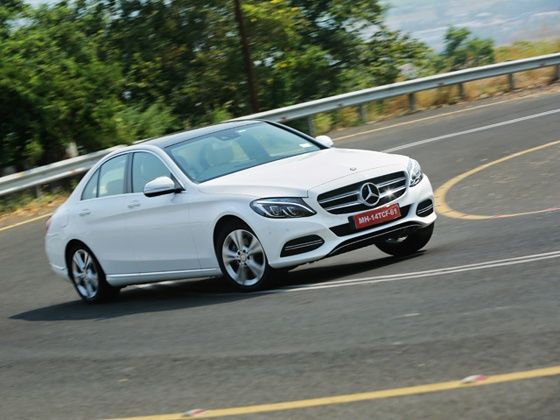 New 2015 Mercedes-Benz C200 chất lượng xe và xử lý được điều chỉnh cho thoải mái New 2015 Mercedes-Benz C200 ride quality and handling is tuned for comfort